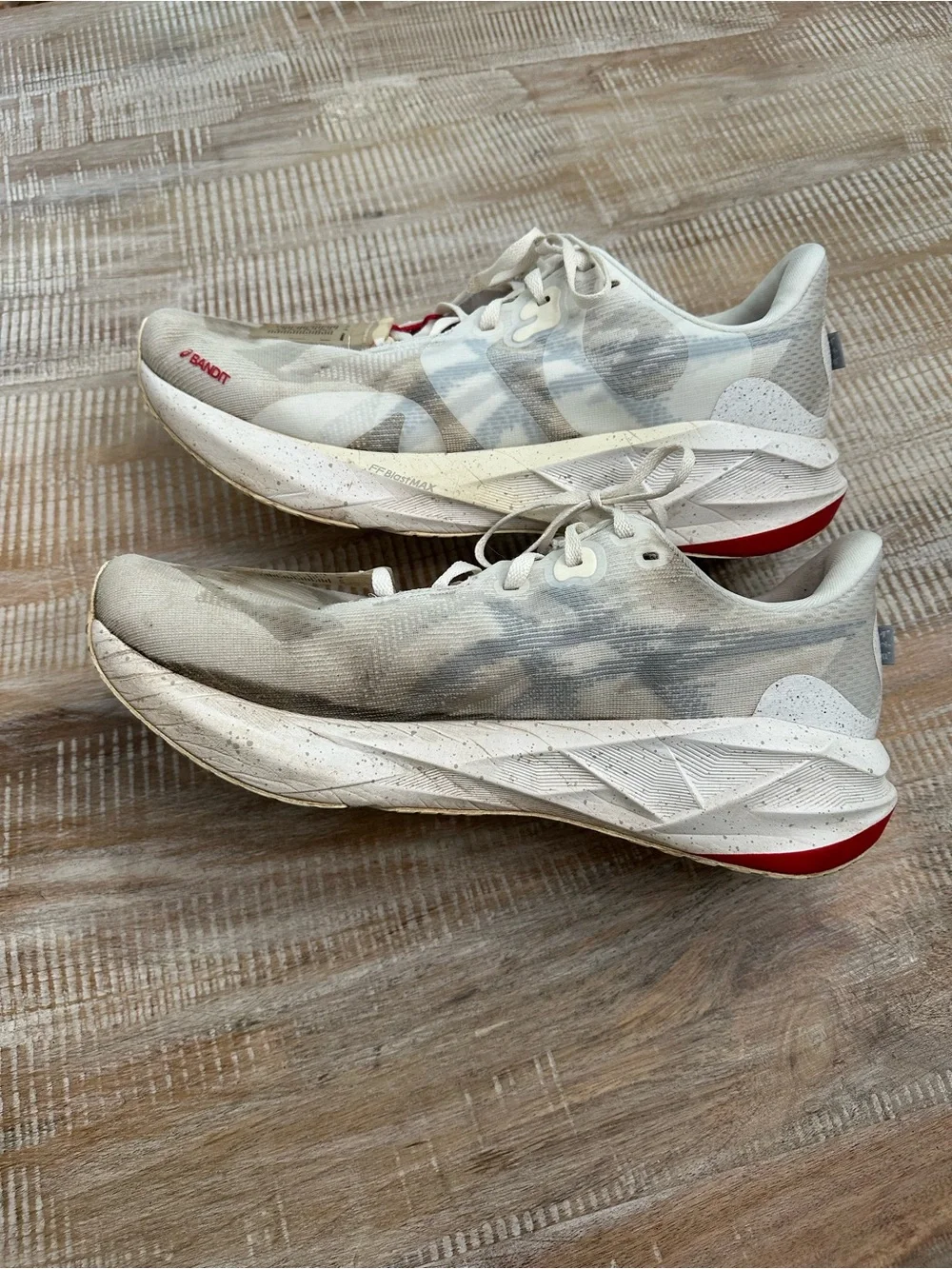 Bandit asics novablast